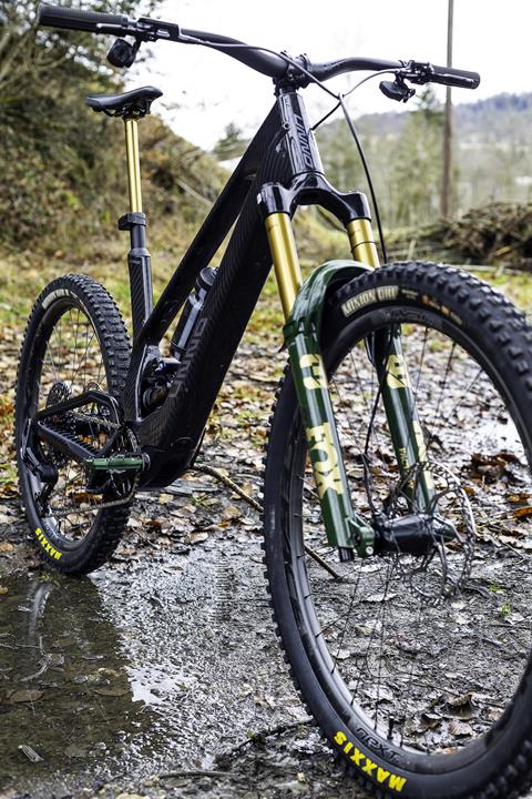 TEST BIKE Unno Mith PRO 2026 Avinox