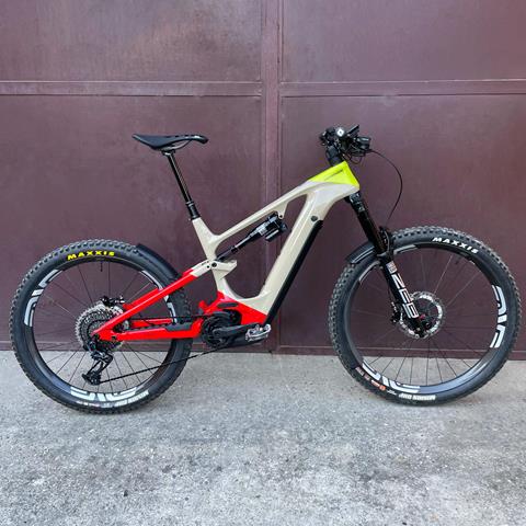 NOUVEAU MOTERRA CARBON LT 1